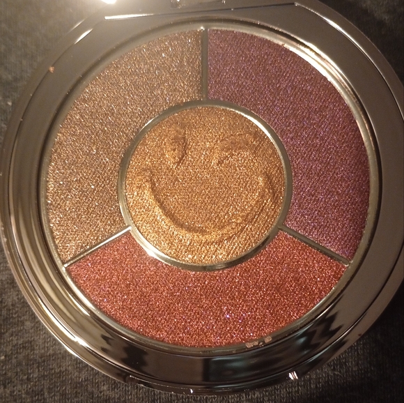 2x30 Ciaté London x SmileyWorld Wink On Eyeshadow Palette-NIB - Picture 3 of 3